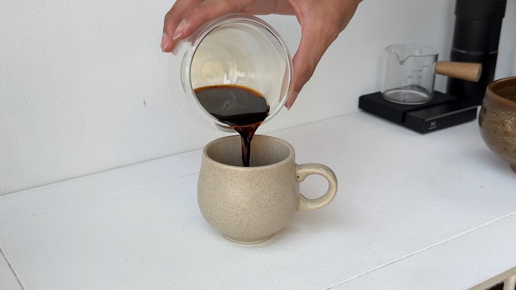 Brew the Vietnamese egg Coffee